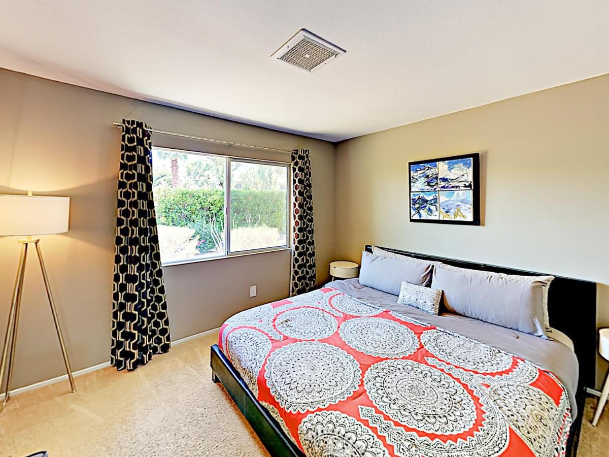 Popular attractions Area Nearby Property